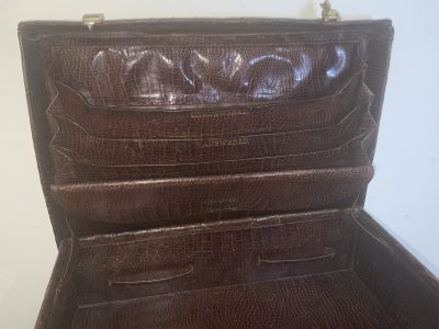 ATTACHES CROCODILE SKIN CASE - Image 10