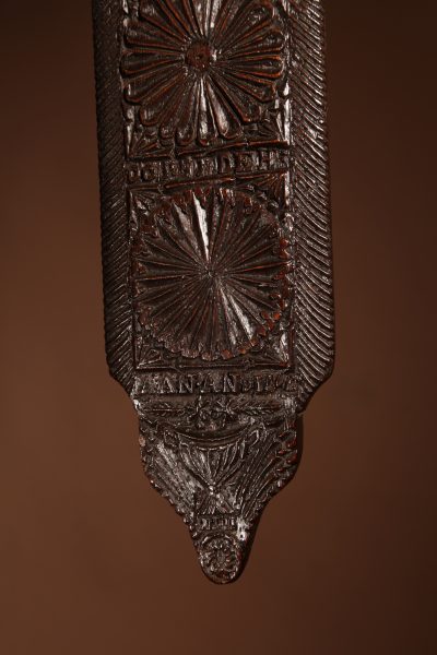 Early Dated 1661 Fine Oak Chip Carved Dutch Mangle Board. - Image 2