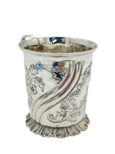 Victorian Silver Art nouveau Chased Christening mug – London - ca 1860-70