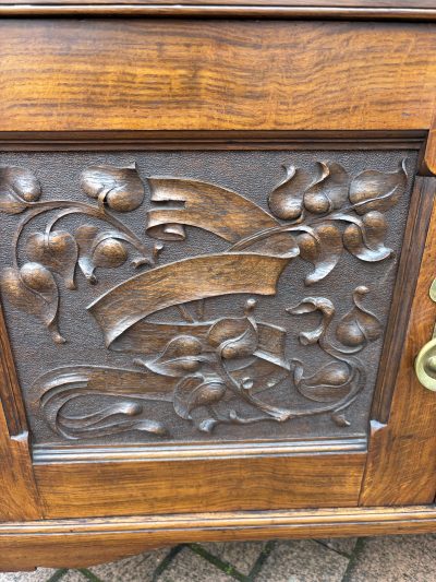Arts & Crafts Buffet by Shapland & Petter - Image 10