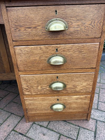 1930s Single Pedestal Oak Desk - Image 4
