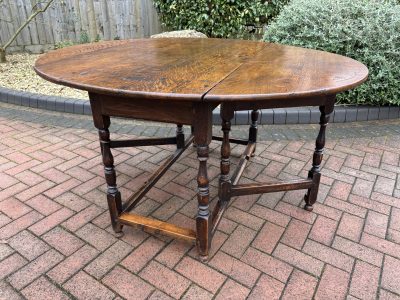 Large Georgian 19th Century Gateleg Dining Table