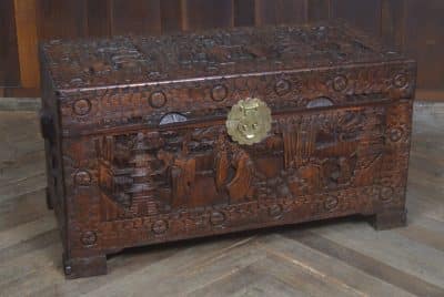 Oriental Camphor Wood Blanket / Storage Box SAI3232