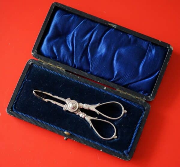 A Circa:- 1890s Sheffield Victorian Silver Sugar Nips- Tongs - Collectible / Silver Knives