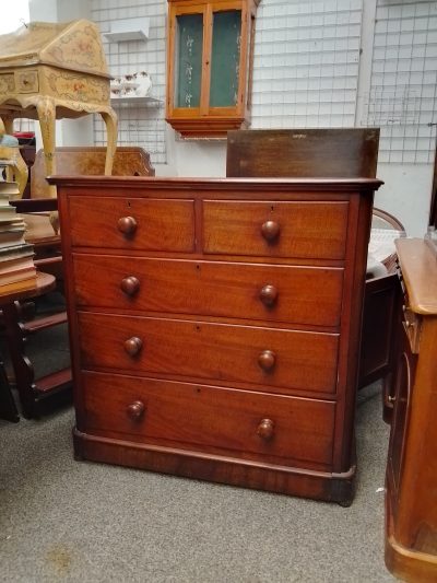 Good Antique Victorian Chest of Drawers