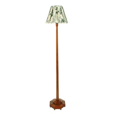 An oak standard lamp by ‘Acornman, Alan Grainger of Brandsby, North Yorkshire’