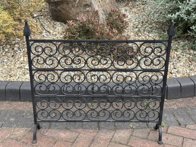 Arts & Crafts Style Fire Screen