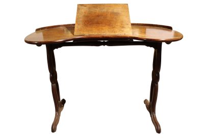 Mid-19th Century Mahogany Kidney-Shaped Writing Table with Reading Slope – c.1840/50