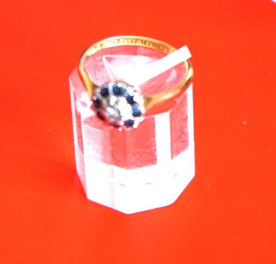 Vintage 18ct Gold Diamond & Sapphire Ring - Boxed - FREE UK POSTAGE