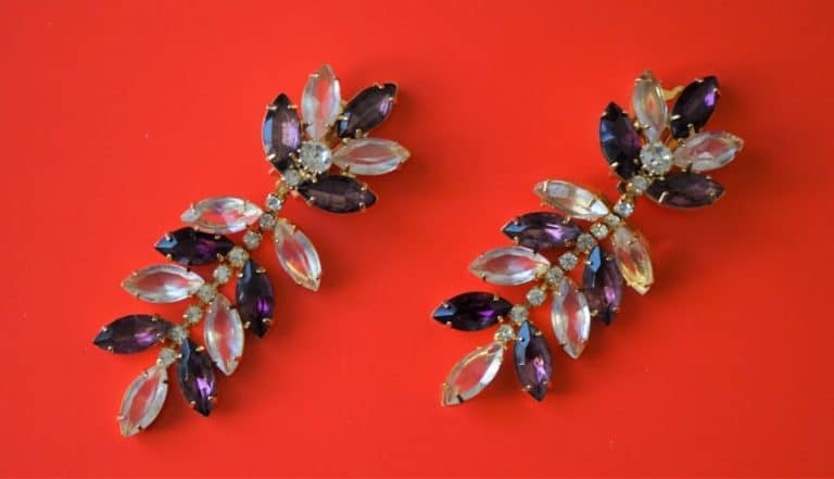A Quality Pair Vintage Gilt Sparkling Gem Set Chandelier Earrings – Boxed Gift