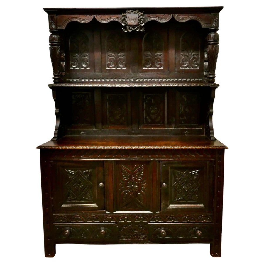 18th Century Carved Oak Dresser with Kings This is a handsome piece