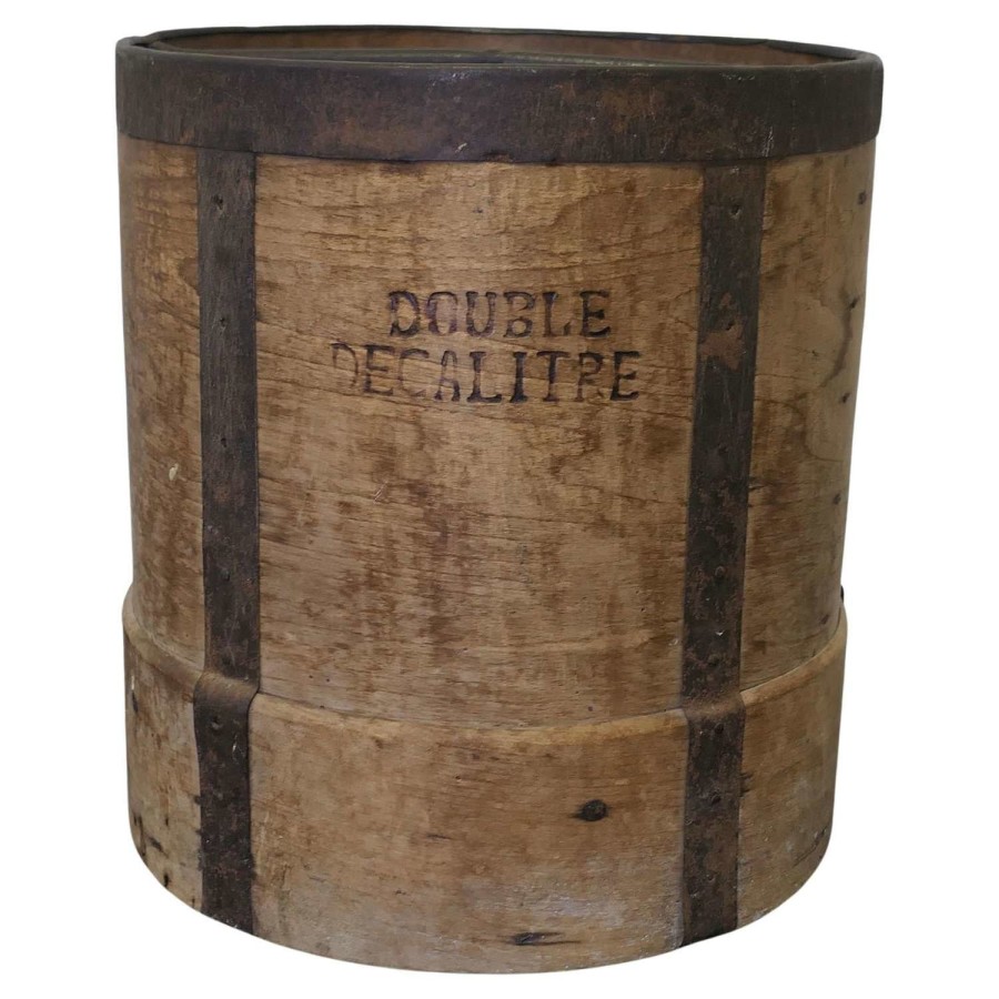 19th Century French 10 Litre Wooden Fruit Measure This large measure