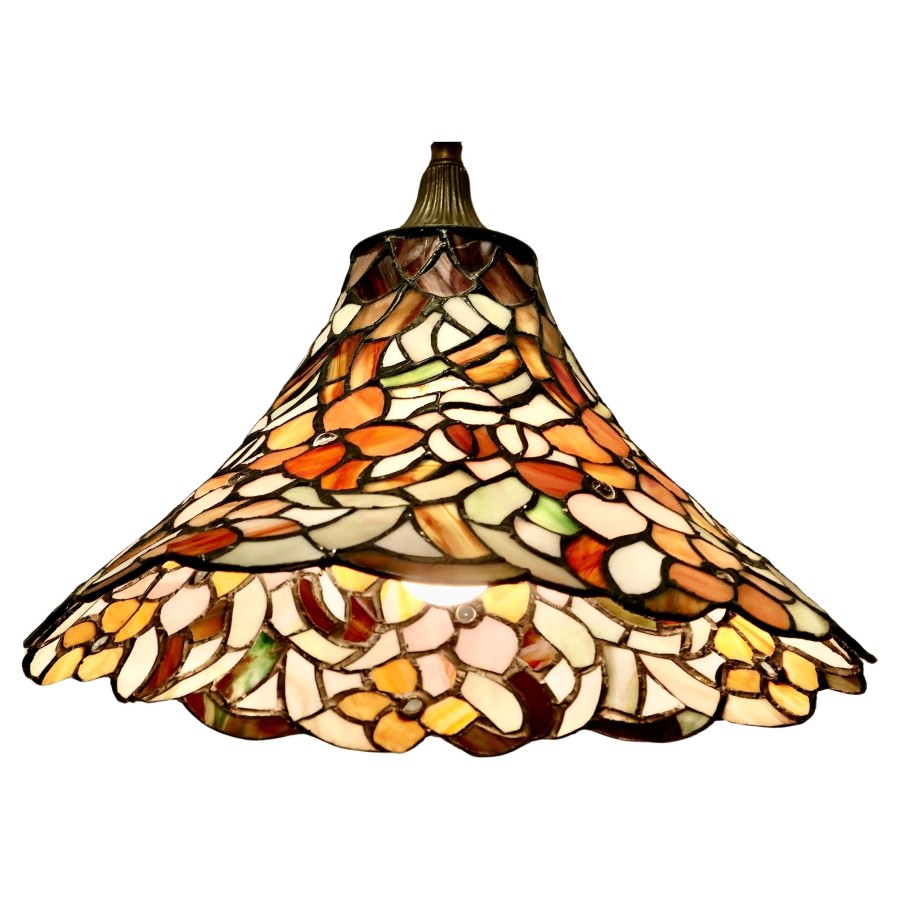 A Vintage Tiffany Arts and Crafts Lampshade - Image 3