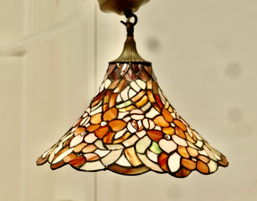 A Vintage Tiffany Arts and Crafts Lampshade - Image 6