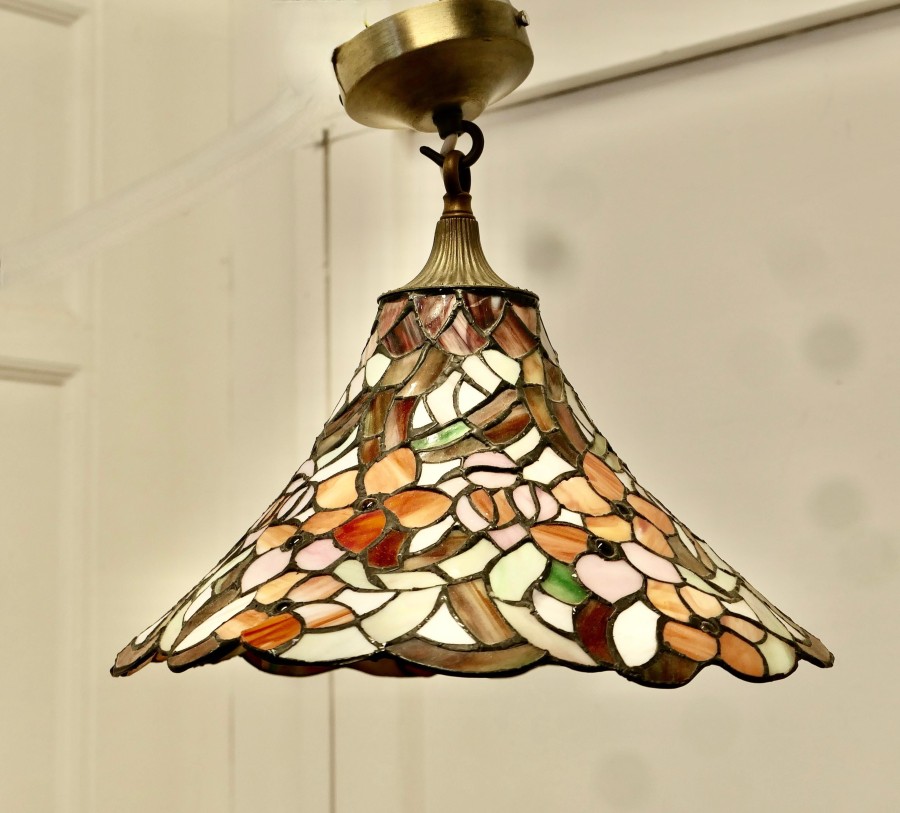 A Vintage Tiffany Arts and Crafts Lampshade - Image 7