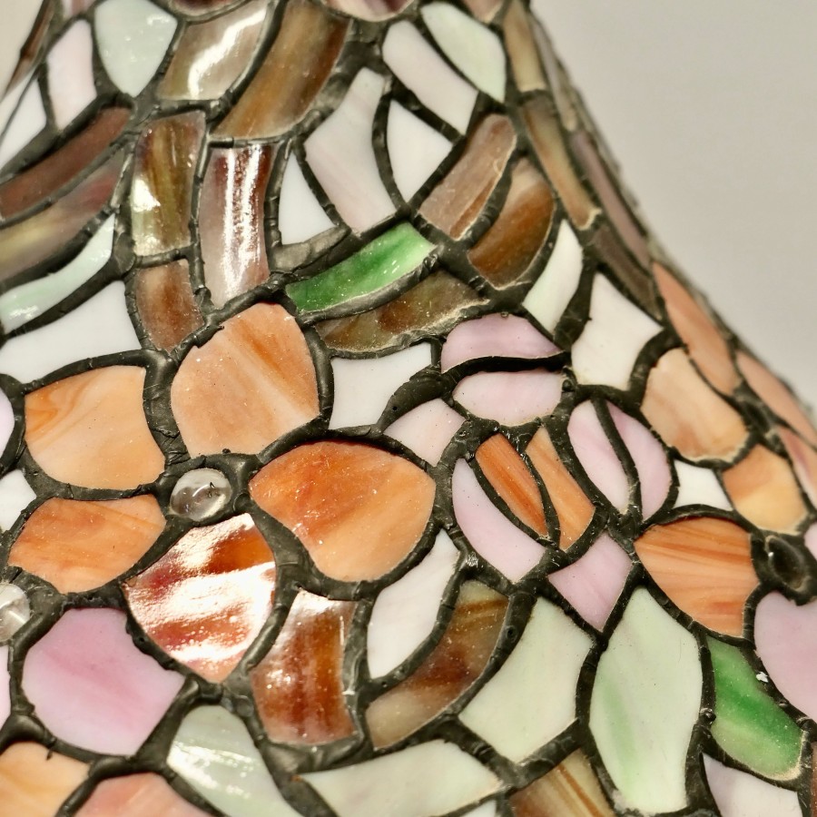 A Vintage Tiffany Arts and Crafts Lampshade - Image 8