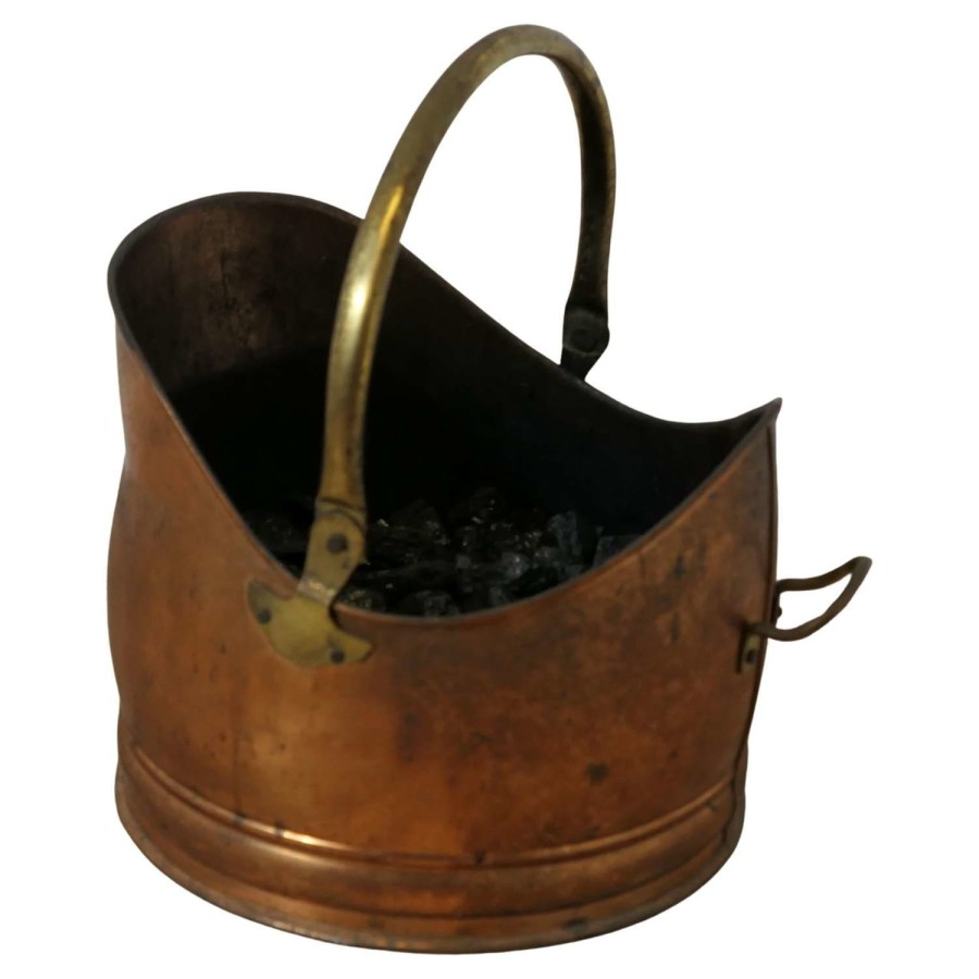 Arts and Crafts Beaten Copper Helmet Coal Scuttle This bucket is very attracti