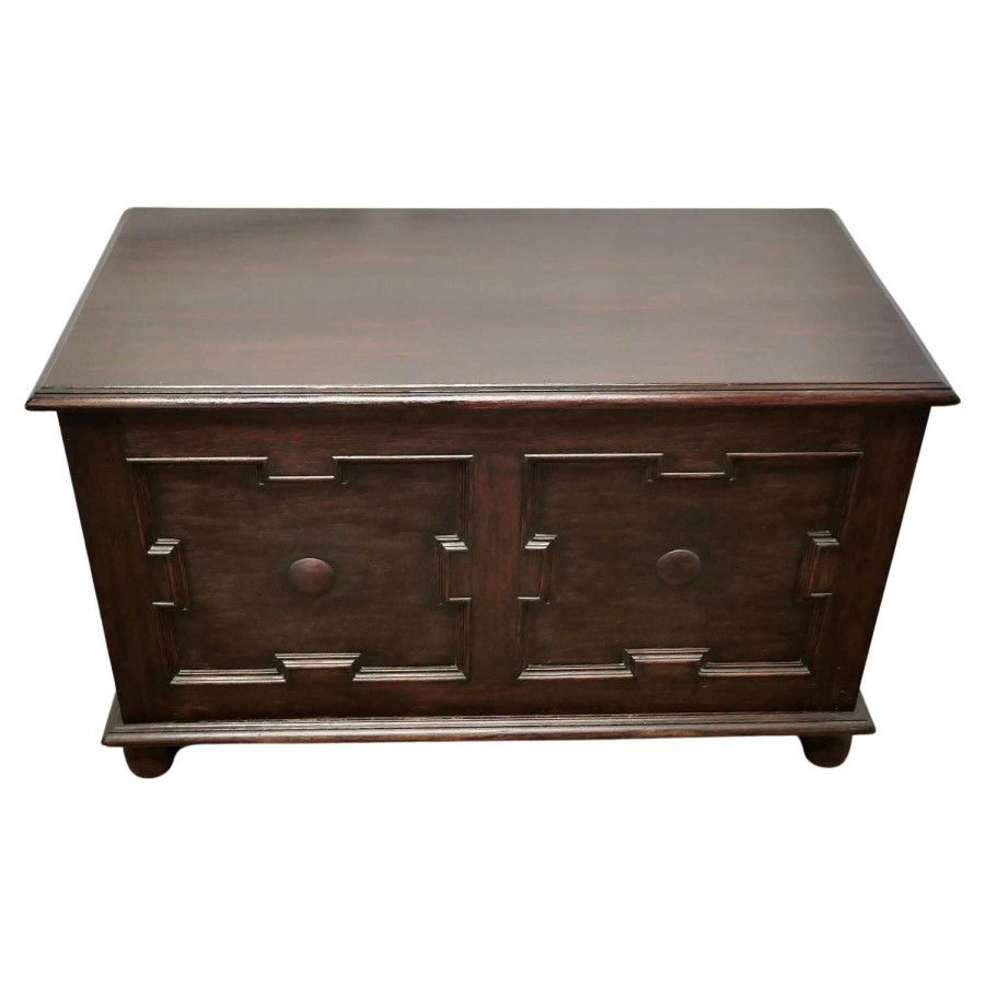 Arts and Crafts Panelled Oak Coffer This is a lovely piece