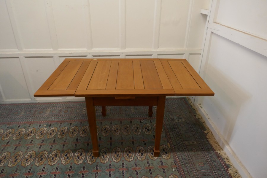 Blonde Mahogany Cottage Draw Leaf Table - Image 5