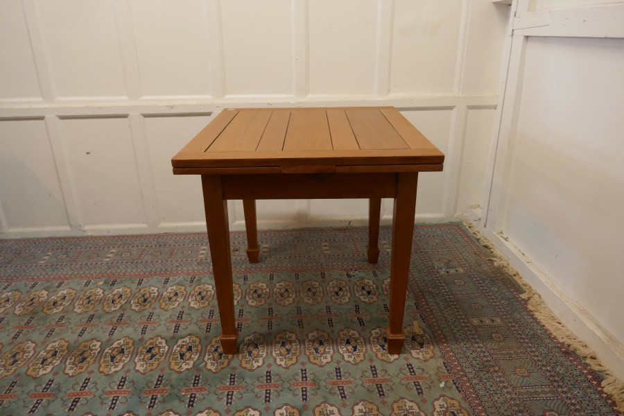 Blonde Mahogany Cottage Draw Leaf Table - Image 7