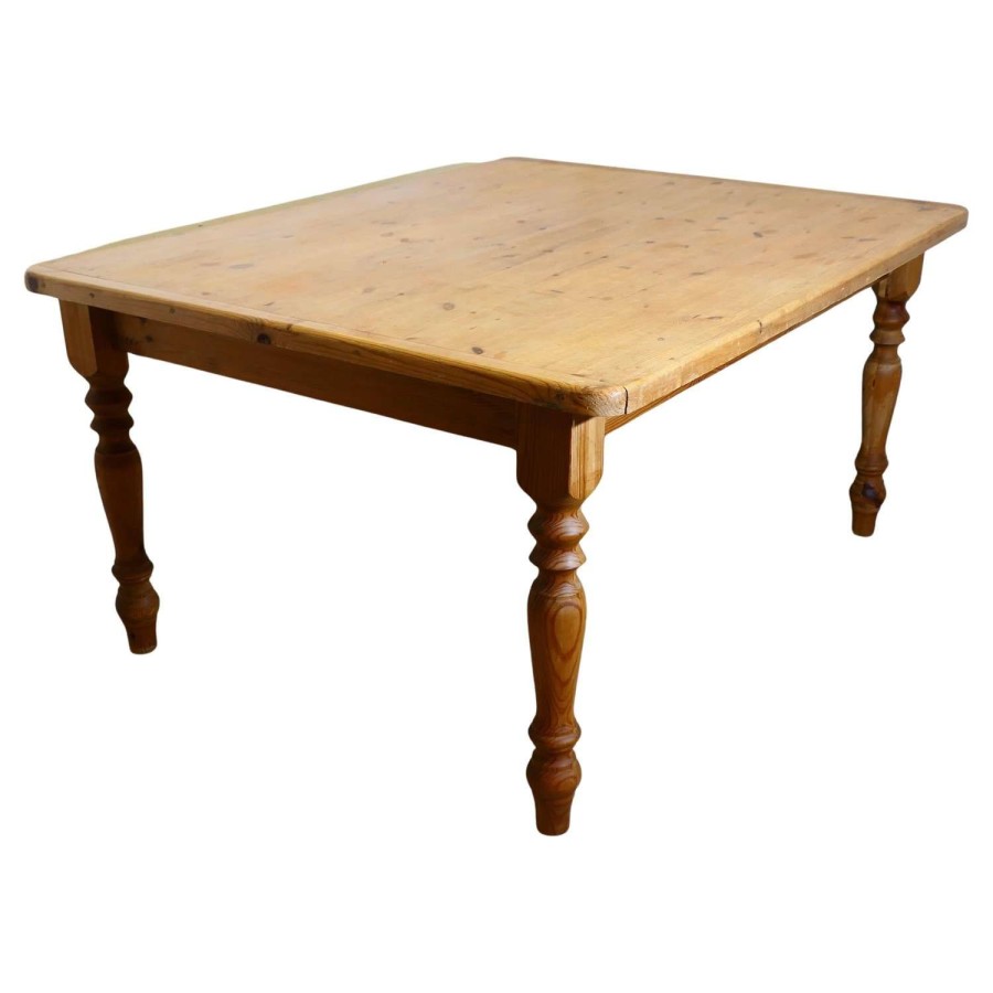 Large Pine Farmhouse Kitchen Table A good Farmhouse table