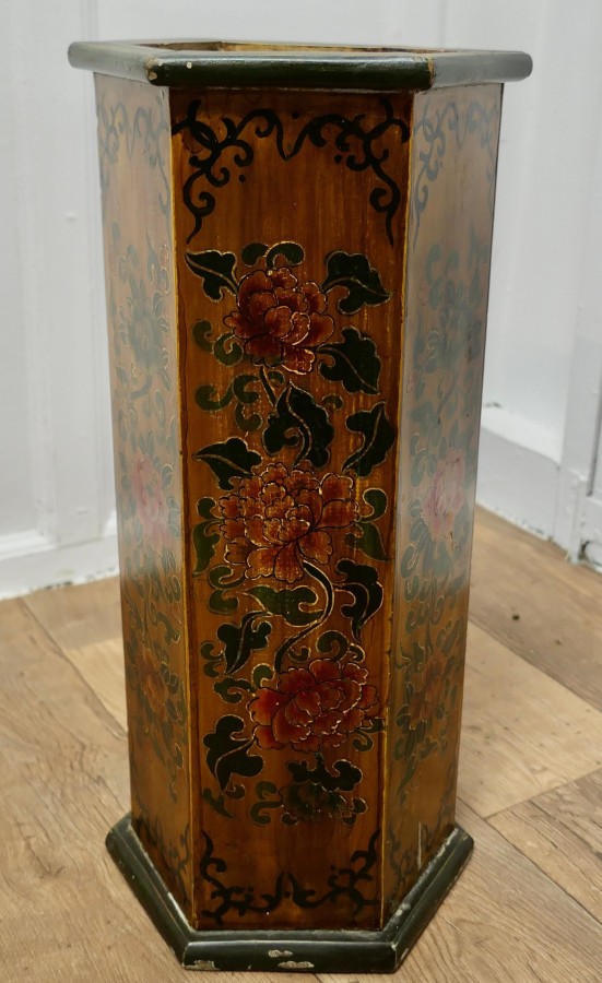 Octagonal Chinoiserie Umbrella Stand A very attractive piece made in wood and d - Image 5