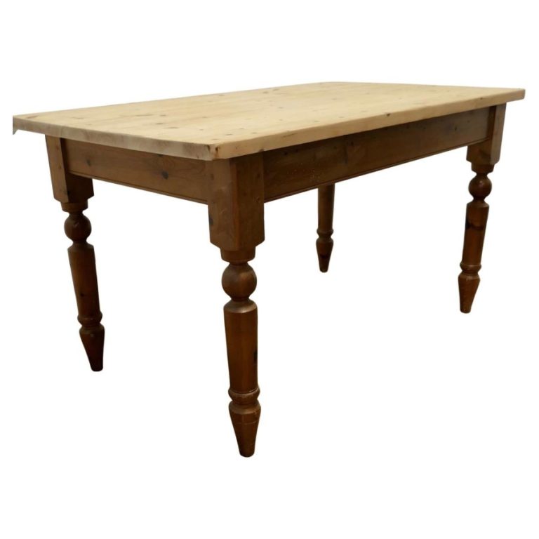 Pine Scrub Top Farmhouse Kitchen Table This Good Traditional Table