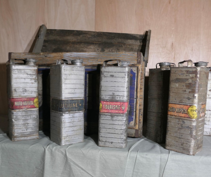 Rare Vintage Luciline Fuel Cans and Advertising Crate Dating from the - Image 8