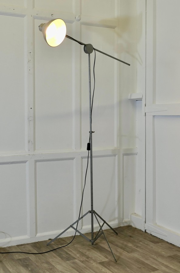 Vintage Metal Telescopic Adjustable Floor Lamp - Image 6