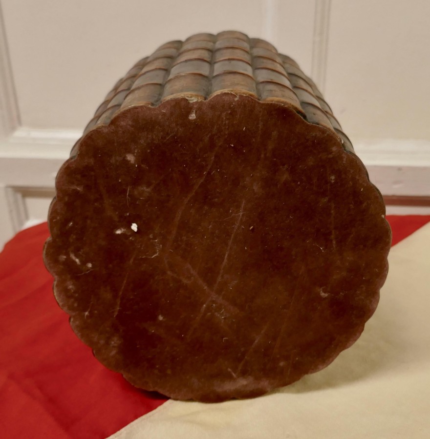 Vintage Novelty Ceramic Trompe-L’oeil Waste Paper Basket - Image 7