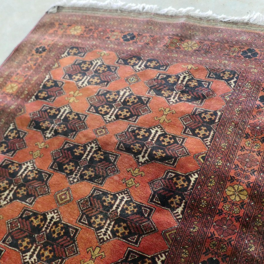 Vintage Traditional Pattern Wool Carpet A superb looking piece - Image 5