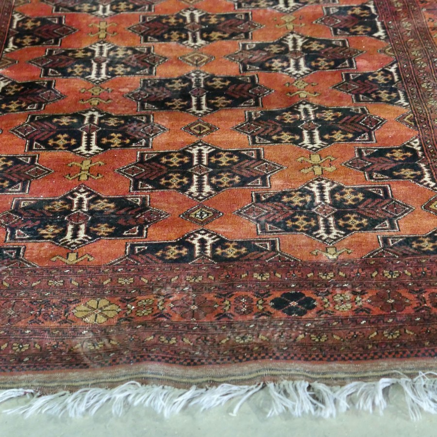Vintage Traditional Pattern Wool Carpet A superb looking piece - Image 7