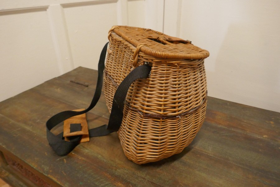 Vintage Victorian Oval Wicker Fishing Creel - Image 5