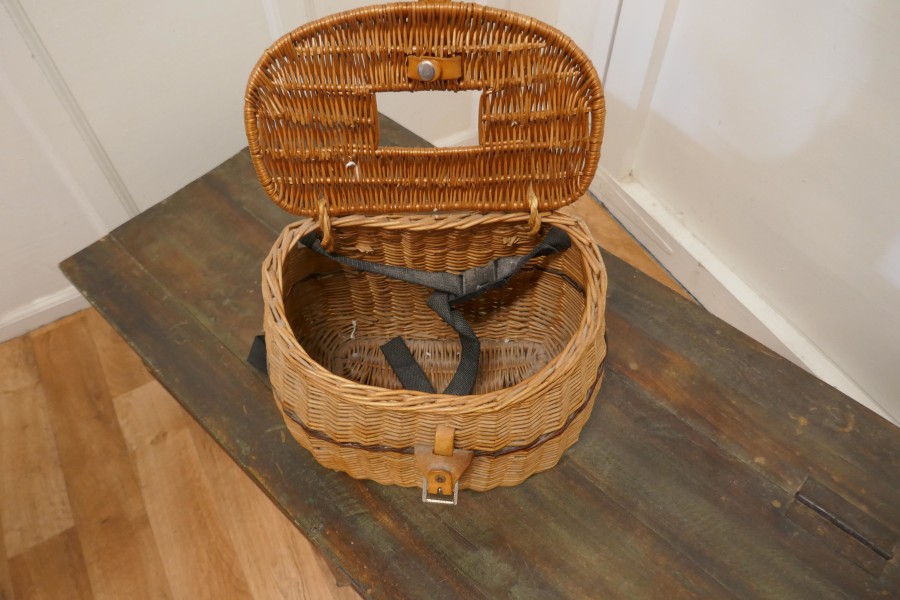 Vintage Victorian Oval Wicker Fishing Creel - Image 7