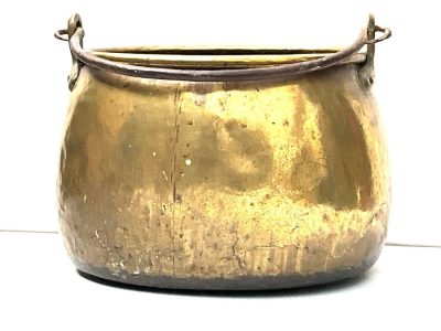 GEORGIAN HEAVY AND LARGE BRASS PAN FOR DISPLAY Miscellaneous GEORGIAN HEAVY AND LARGE BRASS PAN FOR DISPLAY