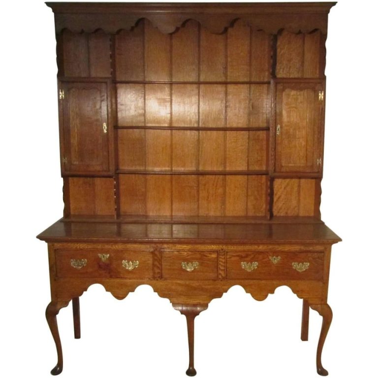 Georgian Country Oak Dresser, Pad Foot base with Plate Rack