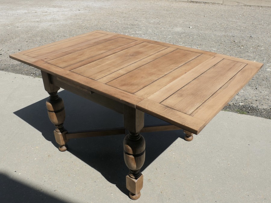 Golden Oak Cottage Draw Leaf Table - Image 3