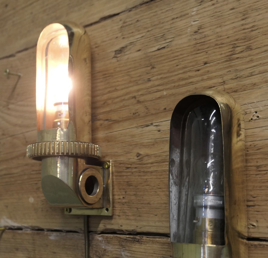 Set of 5 Vintage Nautical Brass Bulk Head Lights - Image 7