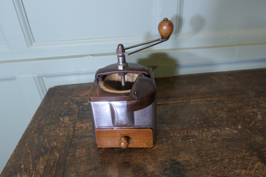 Vintage Art deco Peugeot Freres Coffee Grinder - Image 4