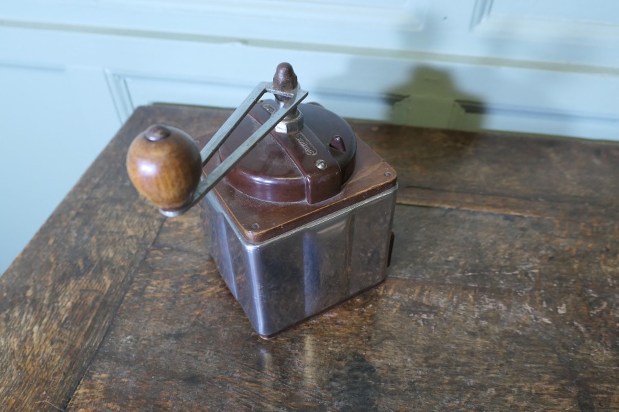 Vintage Art deco Peugeot Freres Coffee Grinder - Image 8