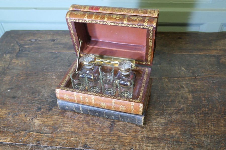 Vintage Novelty Ceramic Trompe-L’oeil Cave de Liqueur - Image 5
