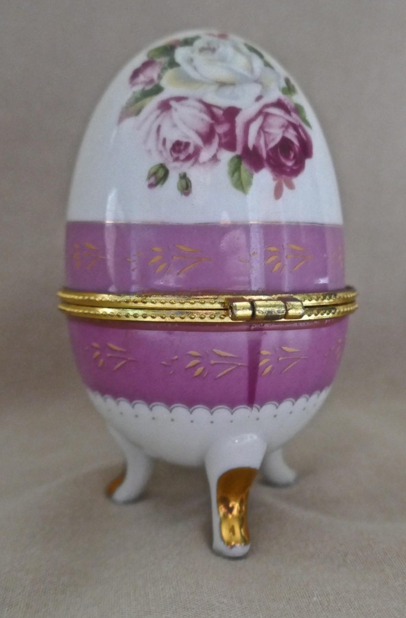 Vintage Rose Chintz Egg Shaped Ceramic Trinket Box with Hinged Lid - Image 4