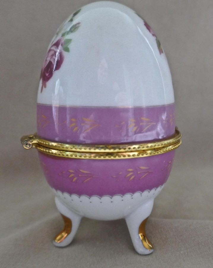 Vintage Rose Chintz Egg Shaped Ceramic Trinket Box with Hinged Lid - Image 5
