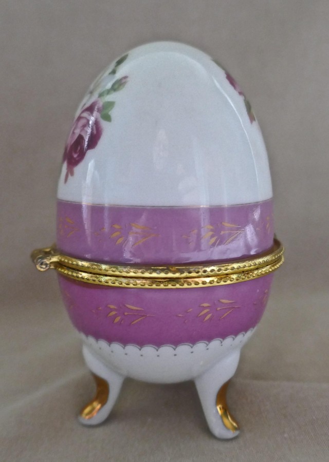 Vintage Rose Chintz Egg Shaped Ceramic Trinket Box with Hinged Lid - Image 6