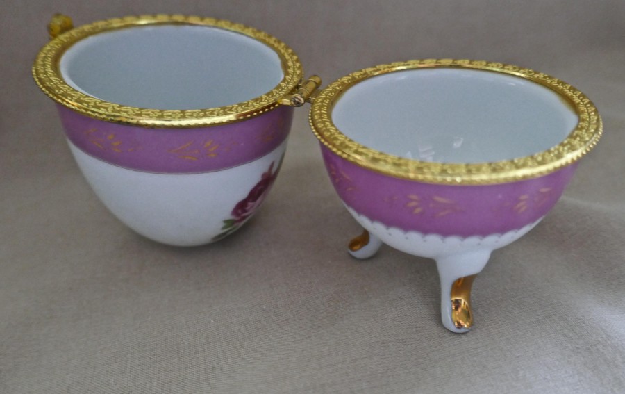 Vintage Rose Chintz Egg Shaped Ceramic Trinket Box with Hinged Lid - Image 9