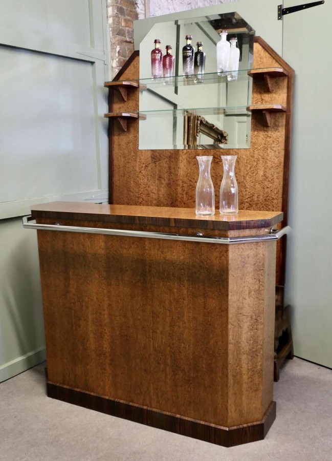 Art Deco Style Reception Dry Bar Restaurant Greeter An impressive Front of House Free Sta