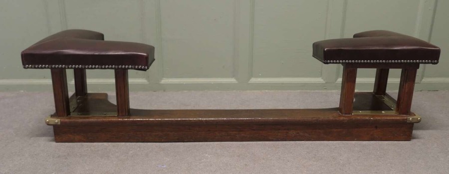 Arts and Crafts Oak and Leather Club Fender, Inglenook Fireside Seat