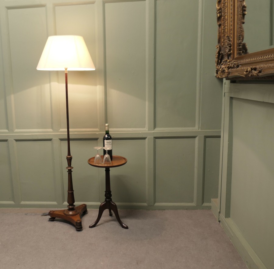 Dainty Cottage Style Floor Lamp - Image 3