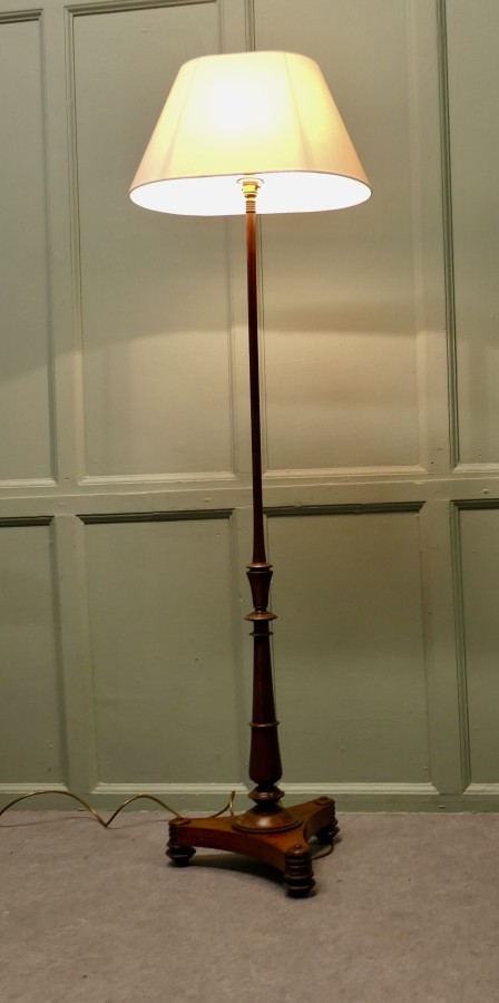 Dainty Cottage Style Floor Lamp - Image 5