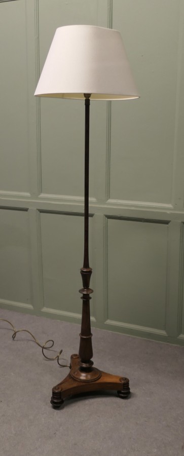 Dainty Cottage Style Floor Lamp - Image 6